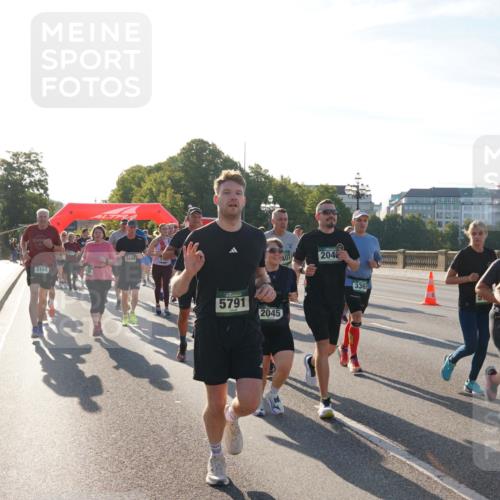 07.09.2025 - BARMER Alsterlauf Yannick Fuchs http://msf.ph/oto/8731880 07.09.2025 09:02:32 Laufen 3168, 5791, 2045, 407, 204, 3365, 562 meine-sportfotos.de