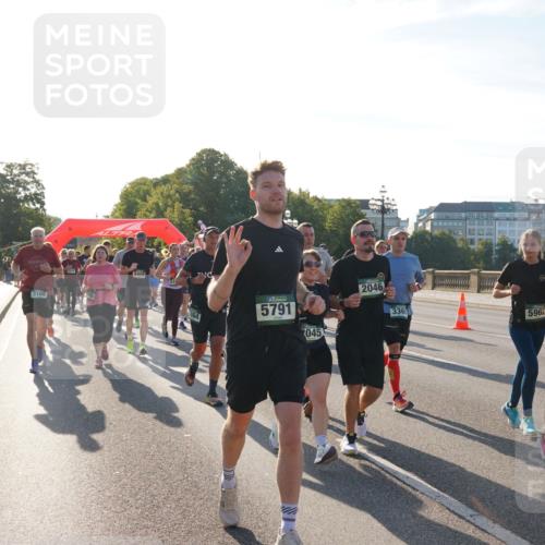 07.09.2025 - BARMER Alsterlauf Yannick Fuchs http://msf.ph/oto/8731881 07.09.2025 09:02:32 Laufen 3408, 3168, 364, 5791, 045, 2046, 336, 5962, 562 meine-sportfotos.de