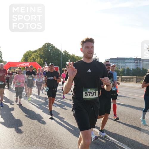 07.09.2025 - BARMER Alsterlauf Yannick Fuchs http://msf.ph/oto/8731886 07.09.2025 09:02:32 Laufen 38814, 3168, 3169, 3408, 36, 5791, 9, 36, 5962, 562, 618 meine-sportfotos.de