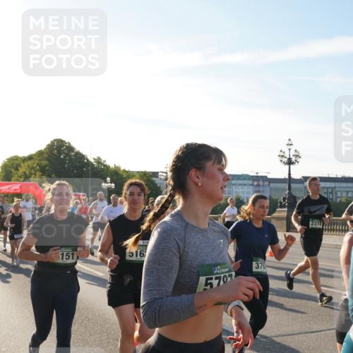 07.09.2025 - BARMER Alsterlauf Yannick Fuchs http://msf.ph/oto/8731940 07.09.2025 09:02:42 Laufen 5155, 151, 516, 516, 135, 5707, 376, 2374, 5164 meine-sportfotos.de