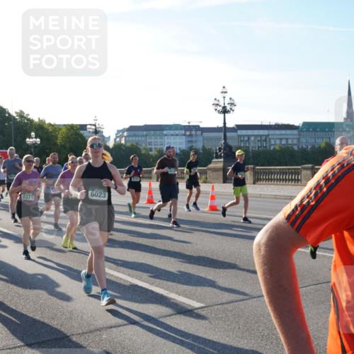 07.09.2025 - BARMER Alsterlauf Yannick Fuchs http://msf.ph/oto/8732025 07.09.2025 09:02:53 Laufen 6023, 3091, 2375, 4701 meine-sportfotos.de