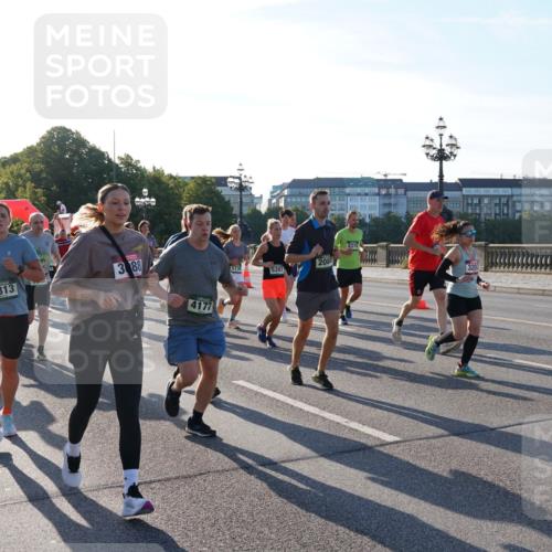 07.09.2025 - BARMER Alsterlauf Yannick Fuchs http://msf.ph/oto/8732032 07.09.2025 09:03:03 Laufen 3, 88, 2108, 3813, 4177, 5739, 2084, 5397, 8315, 58 meine-sportfotos.de