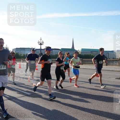 07.09.2025 - BARMER Alsterlauf Yannick Fuchs http://msf.ph/oto/8732094 07.09.2025 09:03:09 Laufen 3661, 8111, 526, 6248, 923, 286, 418, 5075 meine-sportfotos.de