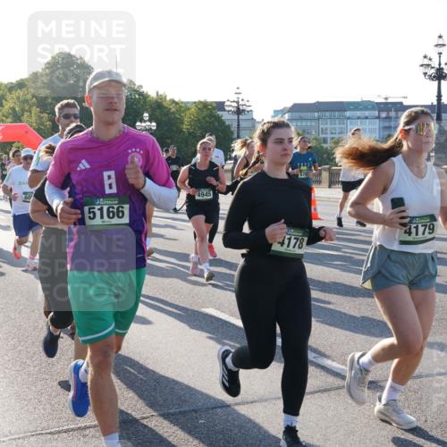 07.09.2025 - BARMER Alsterlauf Yannick Fuchs http://msf.ph/oto/8732169 07.09.2025 09:03:19 Laufen 4203, 60, 5166, 335, 4945, 570, 4178, 4179 meine-sportfotos.de