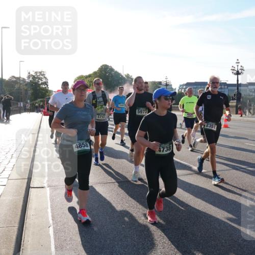 07.09.2025 - BARMER Alsterlauf Yannick Fuchs http://msf.ph/oto/8732249 07.09.2025 09:03:41 Laufen 4858, 5733, 2406, 6226, 5973, 2351, 4738, 5 meine-sportfotos.de
