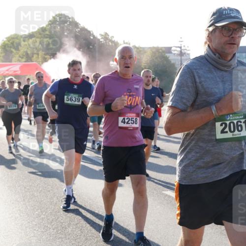07.09.2025 - BARMER Alsterlauf Yannick Fuchs http://msf.ph/oto/8732277 07.09.2025 09:03:46 Laufen 8042, 3832, 5639, 5559, 5689, 1550, 4258, 36, 2061, 2829 meine-sportfotos.de