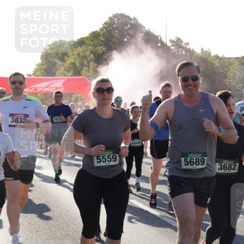 07.09.2025 - BARMER Alsterlauf Yannick Fuchs http://msf.ph/oto/8732290 07.09.2025 09:03:48 Laufen 3832, 4975, 5690, 8042, 5559, 5957, 5689, 3682, 368, 10 meine-sportfotos.de