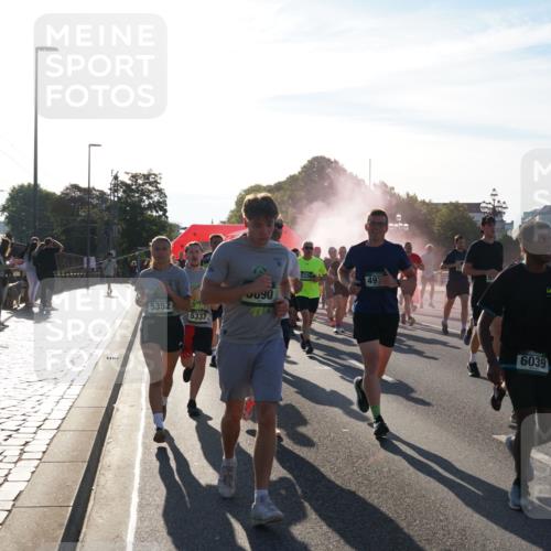 07.09.2025 - BARMER Alsterlauf Yannick Fuchs http://msf.ph/oto/8732317 07.09.2025 09:03:52 Laufen 090, 5352, 5337, 493, 6039, 4698 meine-sportfotos.de