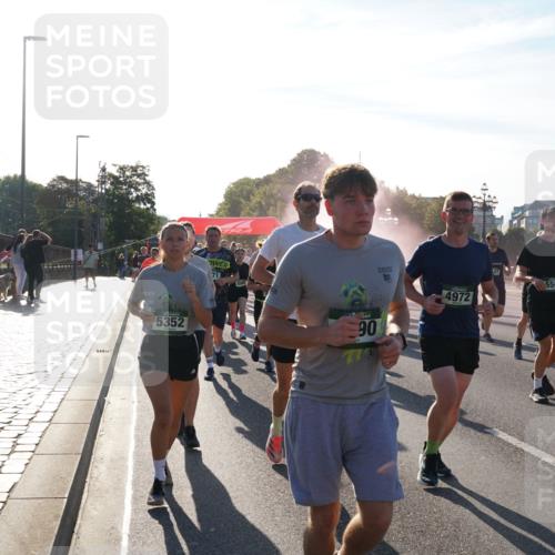 07.09.2025 - BARMER Alsterlauf Yannick Fuchs http://msf.ph/oto/8732324 07.09.2025 09:03:52 Laufen 5352, 71, 90, 4972, 5501, 38 meine-sportfotos.de