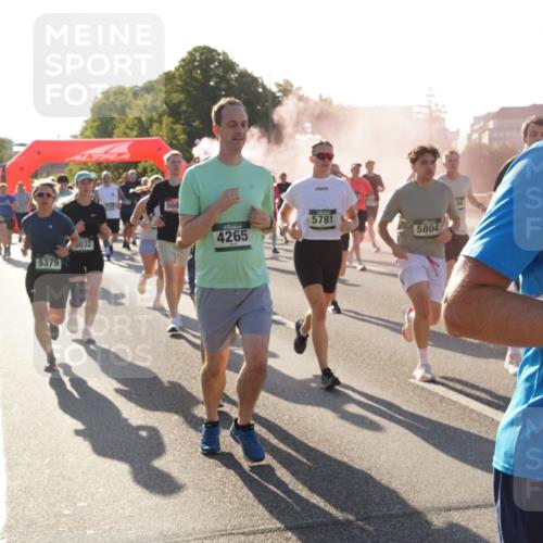 07.09.2025 - BARMER Alsterlauf Yannick Fuchs http://msf.ph/oto/8732409 07.09.2025 09:04:03 Laufen 5379, 032, 508, 4265, 5781, 5804, 4 meine-sportfotos.de
