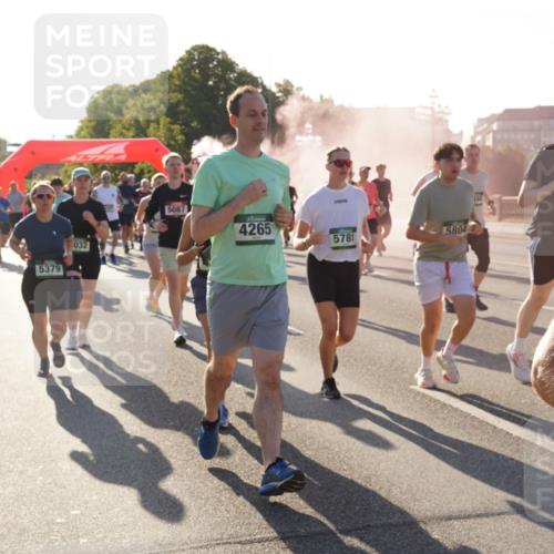 07.09.2025 - BARMER Alsterlauf Yannick Fuchs http://msf.ph/oto/8732410 07.09.2025 09:04:03 Laufen 5379, 032, 5087, 4265, 5781, 5804, 8035 meine-sportfotos.de