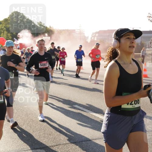 07.09.2025 - BARMER Alsterlauf Yannick Fuchs http://msf.ph/oto/8732422 07.09.2025 09:04:05 Laufen 5379, 82, 5087, 4513, 5494, 200 meine-sportfotos.de