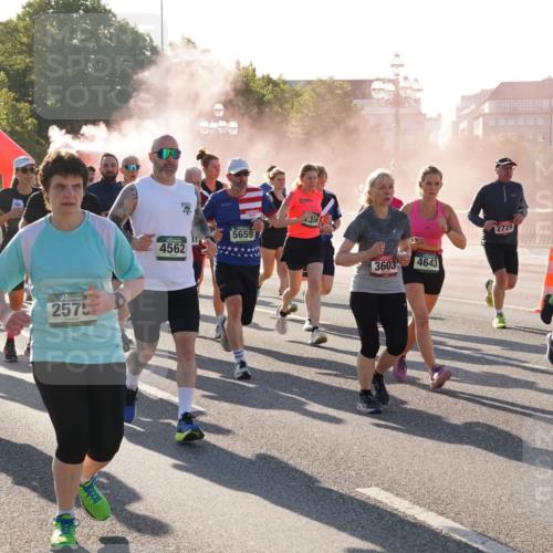 07.09.2025 - BARMER Alsterlauf Yannick Fuchs http://msf.ph/oto/8732438 07.09.2025 09:04:07 Laufen 569, 4669, 2575, 4562, 5659, 3603, 4643, 2729 meine-sportfotos.de