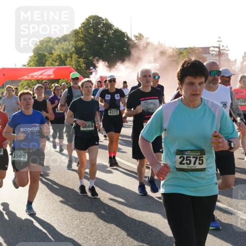 07.09.2025 - BARMER Alsterlauf Yannick Fuchs http://msf.ph/oto/8732449 07.09.2025 09:04:08 Laufen 5403, 4669, 3570, 3569, 4372, 36, 2575, 2334, 3019 meine-sportfotos.de