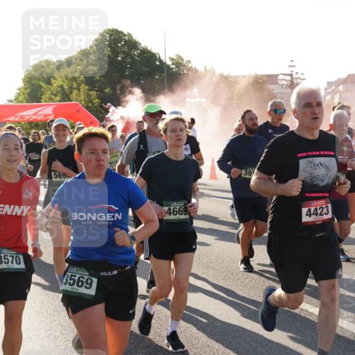 07.09.2025 - BARMER Alsterlauf Yannick Fuchs http://msf.ph/oto/8732460 07.09.2025 09:04:09 Laufen 5403, 463, 569, 4669, 3570, 36, 3569, 391, 4423, 2188, 565 meine-sportfotos.de