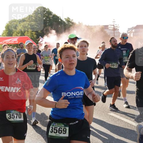 07.09.2025 - BARMER Alsterlauf Yannick Fuchs http://msf.ph/oto/8732464 07.09.2025 09:04:09 Laufen 5403, 5699, 2277, 36, 3570, 36, 3569, 012, 3913, 36, 4423, 9 meine-sportfotos.de