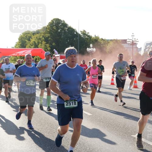 07.09.2025 - BARMER Alsterlauf Yannick Fuchs http://msf.ph/oto/8732621 07.09.2025 09:04:31 Laufen 4441, 2708, 3225, 3870, 22, 2218, 2444, 2518, 4893, 330 meine-sportfotos.de