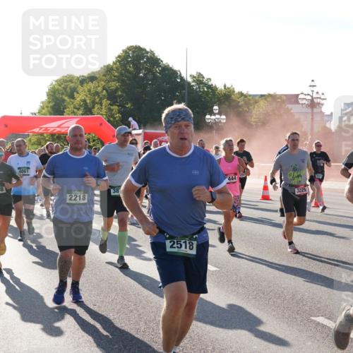 07.09.2025 - BARMER Alsterlauf Yannick Fuchs http://msf.ph/oto/8732622 07.09.2025 09:04:31 Laufen 2708, 4061, 2218, 444, 38, 2518, 3225, 223, 4893 meine-sportfotos.de