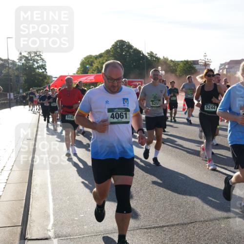 07.09.2025 - BARMER Alsterlauf Yannick Fuchs http://msf.ph/oto/8732645 07.09.2025 09:04:35 Laufen 4871, 3960, 5593, 4061, 6259, 5251, 5244, 2732, 5000, 262 meine-sportfotos.de