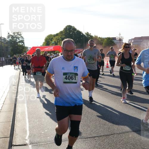 07.09.2025 - BARMER Alsterlauf Yannick Fuchs http://msf.ph/oto/8732646 07.09.2025 09:04:35 Laufen 5593, 4061, 5251, 2363, 5244, 2732, 2623 meine-sportfotos.de