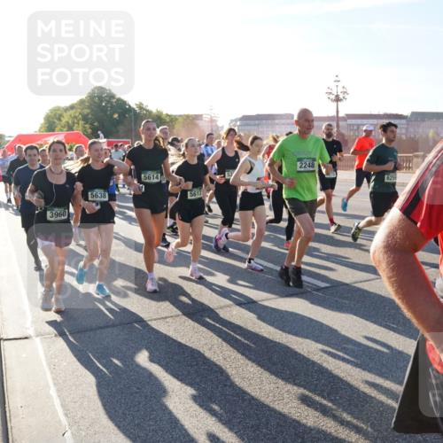 07.09.2025 - BARMER Alsterlauf Yannick Fuchs http://msf.ph/oto/8732673 07.09.2025 09:04:39 Laufen 3960, 5638, 5614, 2248, 6259, 5613, 36, 559 meine-sportfotos.de