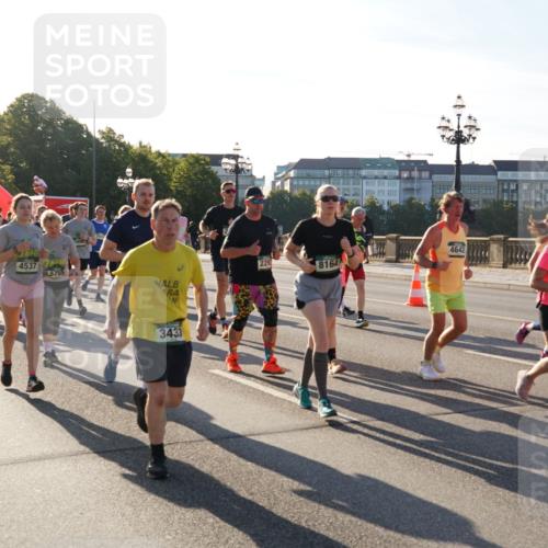 07.09.2025 - BARMER Alsterlauf Yannick Fuchs http://msf.ph/oto/8732751 07.09.2025 09:05:07 Laufen 4571, 4572, 3043, 4537, 5755, 3433, 4642, 229, 8164, 3703 meine-sportfotos.de