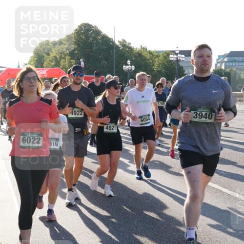 07.09.2025 - BARMER Alsterlauf Yannick Fuchs http://msf.ph/oto/8732891 07.09.2025 09:05:46 Laufen 11, 5408, 6022, 19, 4922, 5759, 6054, 4921, 3940, 3006 meine-sportfotos.de