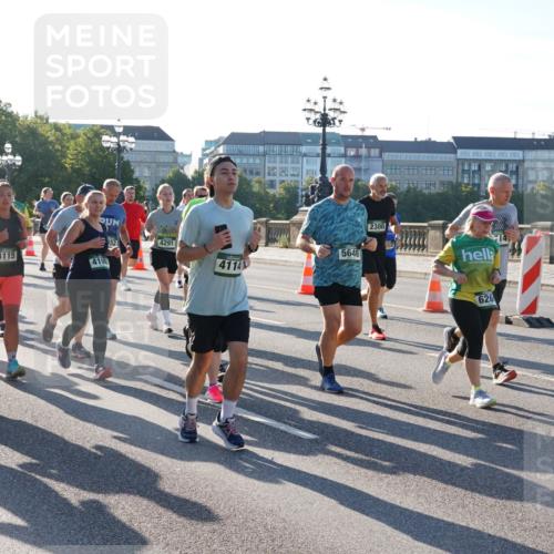 07.09.2025 - BARMER Alsterlauf Yannick Fuchs http://msf.ph/oto/8732980 07.09.2025 09:05:59 Laufen 6003, 52, 4291, 4115, 5646, 4113, 410, 4114, 2300, 626 meine-sportfotos.de