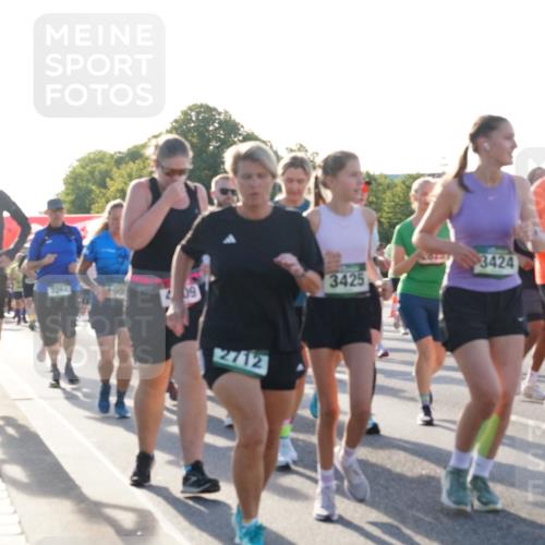 07.09.2025 - BARMER Alsterlauf Yannick Fuchs http://msf.ph/oto/8733457 07.09.2025 09:06:58 Laufen 2730, 2712, 3425, 3424, 2342, 493 meine-sportfotos.de