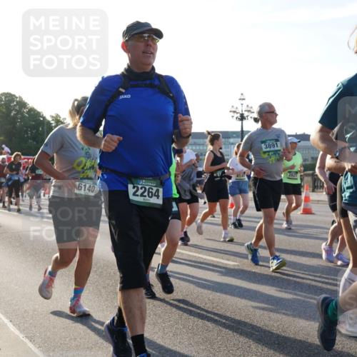 07.09.2025 - BARMER Alsterlauf Yannick Fuchs http://msf.ph/oto/8733526 07.09.2025 09:07:02 Laufen 2403, 6140, 2264, 3891, 2621, 2020, 39, 36, 3697 meine-sportfotos.de