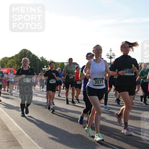 07.09.2025 - BARMER Alsterlauf Yannick Fuchs http://msf.ph/oto/8733780 07.09.2025 09:07:15 Laufen 4519, 2249, 6171, 5040, 4457, 378, 3429, 3571, 4958, 339, 3564 meine-sportfotos.de