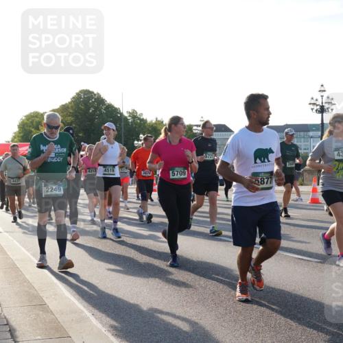 07.09.2025 - BARMER Alsterlauf Yannick Fuchs http://msf.ph/oto/8733829 07.09.2025 09:07:18 Laufen 4437, 2249, 5721, 4313, 4519, 6312, 3674, 5709, 5877, 4398, 2691, 550 meine-sportfotos.de