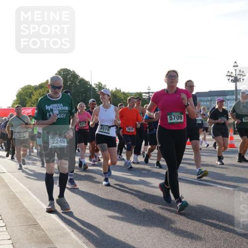 07.09.2025 - BARMER Alsterlauf Yannick Fuchs http://msf.ph/oto/8733841 07.09.2025 09:07:18 Laufen 4437, 2249, 4313, 4519, 3674, 5709, 5277, 481, 2691, 587 meine-sportfotos.de