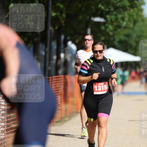 07.09.2025 - 19. Norderstedt Triathlon Michael Strokosch http://msf.ph/oto/8733964 07.09.2025 12:15:30 Laufen 807, 1253, 1305, 1315, 1358, 1365 meine-sportfotos.de