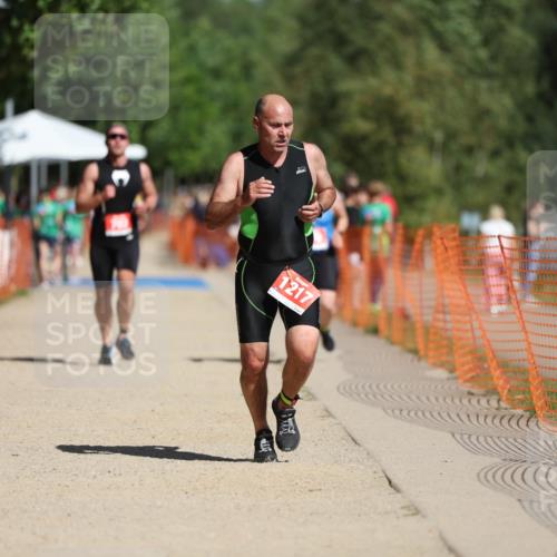 07.09.2025 - 19. Norderstedt Triathlon Michael Strokosch http://msf.ph/oto/8733989 07.09.2025 12:15:41 Laufen 703, 1217 meine-sportfotos.de