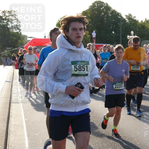 07.09.2025 - BARMER Alsterlauf Yannick Fuchs http://msf.ph/oto/8734079 07.09.2025 09:07:49 Laufen 2995, 36, 5851, 3313, 2222, 3291, 54, 3292 meine-sportfotos.de