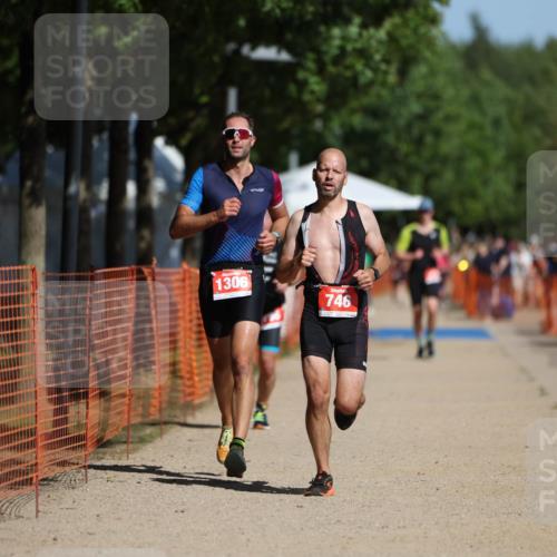 07.09.2025 - 19. Norderstedt Triathlon Michael Strokosch http://msf.ph/oto/8734162 07.09.2025 12:16:49 Laufen 746, 796, 1306 meine-sportfotos.de