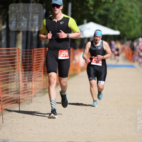 07.09.2025 - 19. Norderstedt Triathlon Michael Strokosch http://msf.ph/oto/8734254 07.09.2025 12:17:01 Laufen 279, 1218 meine-sportfotos.de