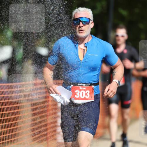07.09.2025 - 19. Norderstedt Triathlon Michael Strokosch http://msf.ph/oto/8734342 07.09.2025 12:17:32 Laufen 234, 252, 303, 1357, 1394 meine-sportfotos.de
