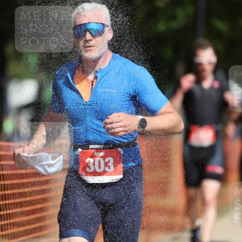 07.09.2025 - 19. Norderstedt Triathlon Michael Strokosch http://msf.ph/oto/8734346 07.09.2025 12:17:32 Laufen 234, 252, 303, 1357, 1394 meine-sportfotos.de