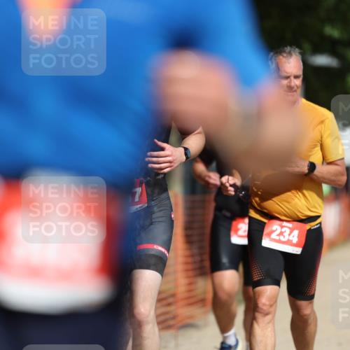 07.09.2025 - 19. Norderstedt Triathlon Michael Strokosch http://msf.ph/oto/8734359 07.09.2025 12:17:34 Laufen 234, 252, 303, 1357 meine-sportfotos.de