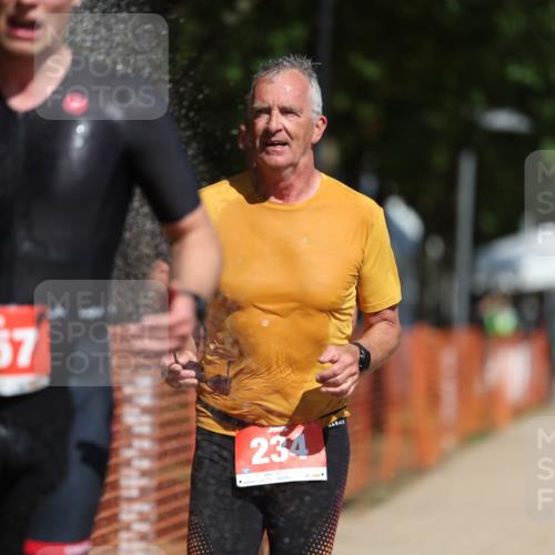 07.09.2025 - 19. Norderstedt Triathlon Michael Strokosch http://msf.ph/oto/8734368 07.09.2025 12:17:35 Laufen 234, 252, 303, 1357 meine-sportfotos.de