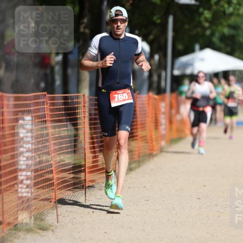 07.09.2025 - 19. Norderstedt Triathlon Michael Strokosch http://msf.ph/oto/8734381 07.09.2025 12:17:47 Laufen 768 meine-sportfotos.de