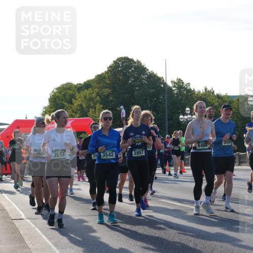07.09.2025 - BARMER Alsterlauf Yannick Fuchs http://msf.ph/oto/8734435 07.09.2025 09:08:05 Laufen 2736, 406, 3553, 5468, 3504, 28, 3542, 2857, 3503 meine-sportfotos.de