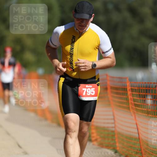 07.09.2025 - 19. Norderstedt Triathlon Michael Strokosch http://msf.ph/oto/8734541 07.09.2025 12:18:25 Laufen 237, 795, 857, 1300, 1313, 1371 meine-sportfotos.de