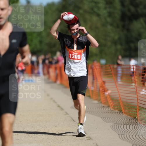 07.09.2025 - 19. Norderstedt Triathlon Michael Strokosch http://msf.ph/oto/8734577 07.09.2025 12:18:29 Laufen 237, 795, 822, 1300, 1313, 1372 meine-sportfotos.de