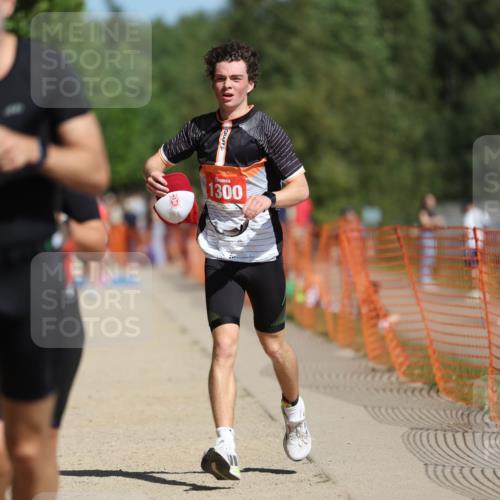 07.09.2025 - 19. Norderstedt Triathlon Michael Strokosch http://msf.ph/oto/8734579 07.09.2025 12:18:30 Laufen 237, 822, 1300, 1313, 1372 meine-sportfotos.de