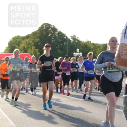 07.09.2025 - BARMER Alsterlauf Yannick Fuchs http://msf.ph/oto/8734615 07.09.2025 09:08:11 Laufen 2525 meine-sportfotos.de
