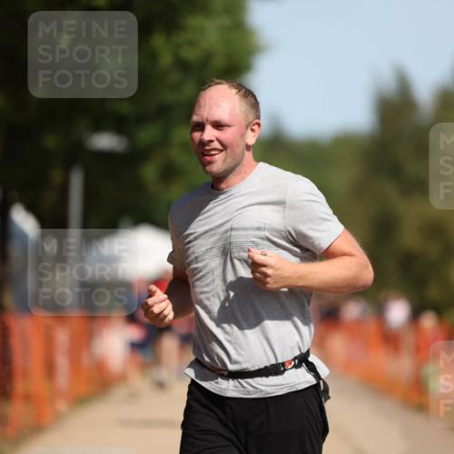 07.09.2025 - 19. Norderstedt Triathlon Michael Strokosch http://msf.ph/oto/8735003 07.09.2025 12:19:39 Laufen 773, 801 meine-sportfotos.de