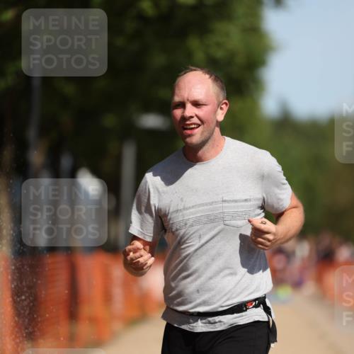07.09.2025 - 19. Norderstedt Triathlon Michael Strokosch http://msf.ph/oto/8735008 07.09.2025 12:19:40 Laufen 801 meine-sportfotos.de